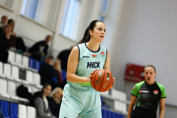 Женская команда "МИНСК" уступает "Олимпии" в овертайме